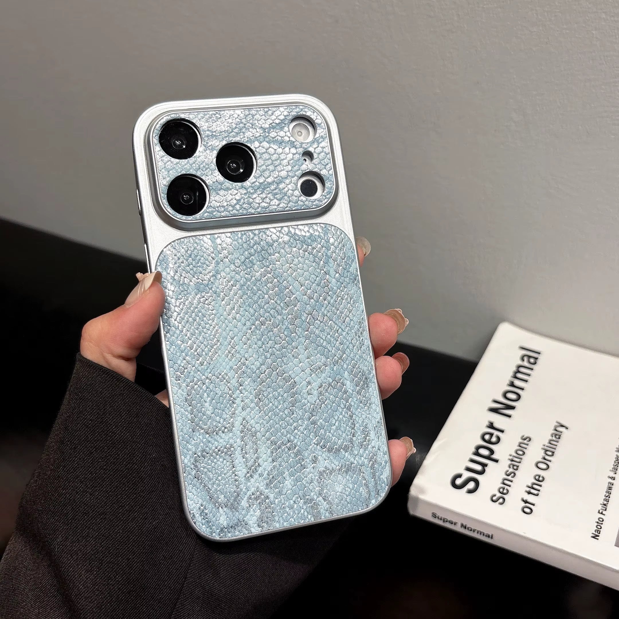 Apple iPhone 17 Pro Max Luxury Shockproof Case with Solid Color Snake Pattern